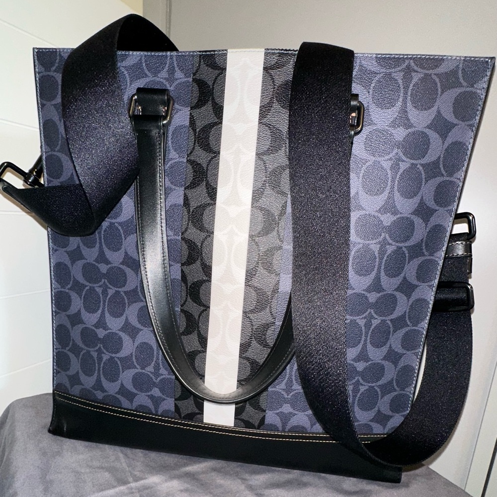Coach Navy and Black Graham Structured Signature Tote #6707